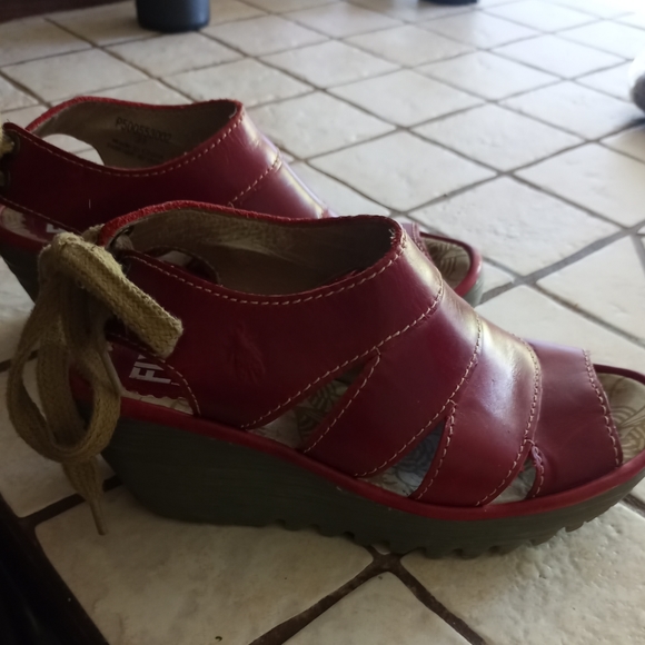 Fly London shoes - Picture 2 of 4